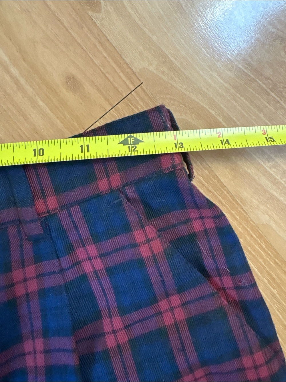 Vintage 90s Tail Plaid Shorts in Navy and Burgundy - Picture 7 of 8